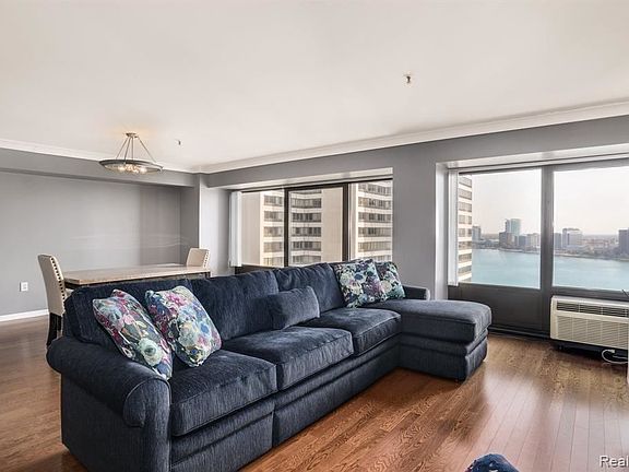 3rd image of 1001 W Jefferson Ave #300/2K