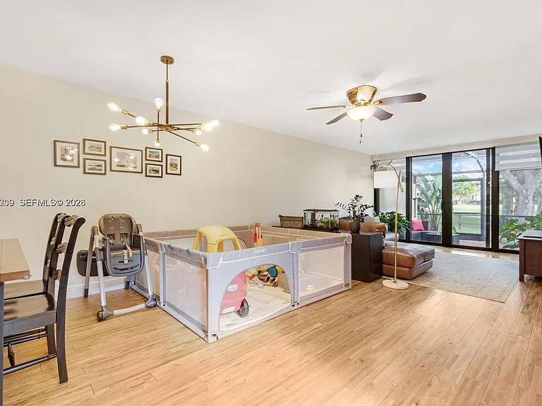 1411 W Fairway Rd #VILLA — Photo 12