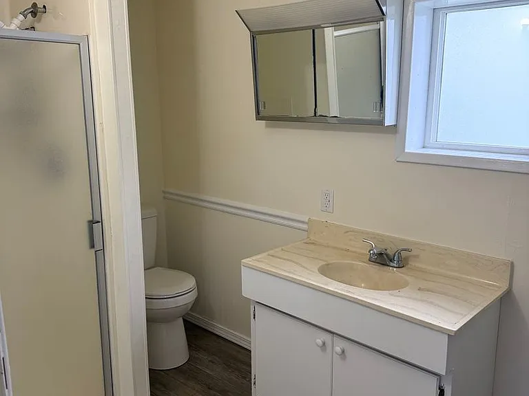 Loberg Marty - 509 East Division - 3 Units — Photo 6
