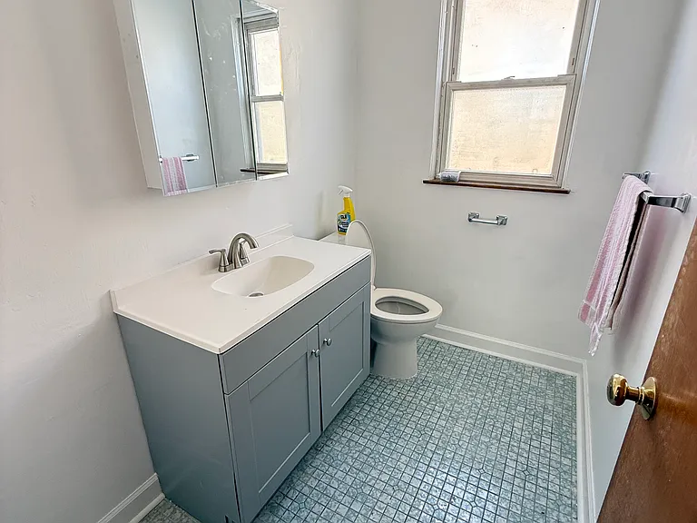 2644 W Balmoral Ave #2 — Photo 6