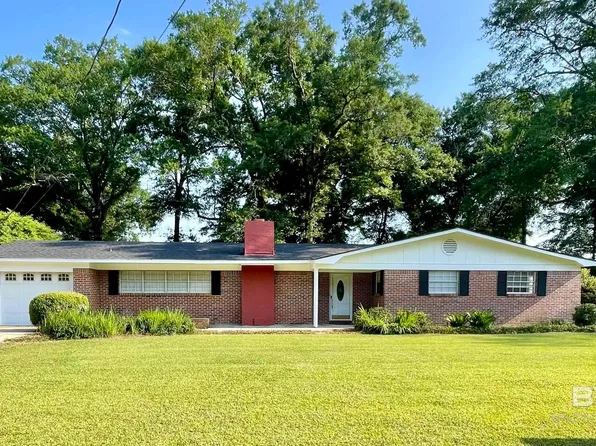 98 White St, Brewton, AL 36426