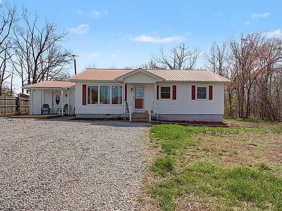 3rd image of 127 Rockhouse Rd