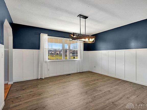 3rd image of 6046 Birkdale Dr