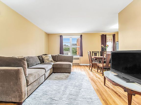 2nd image of 6638 Yellowstone Blvd #4A