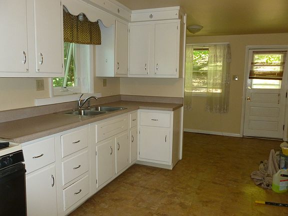 Kitchen with breakfast area