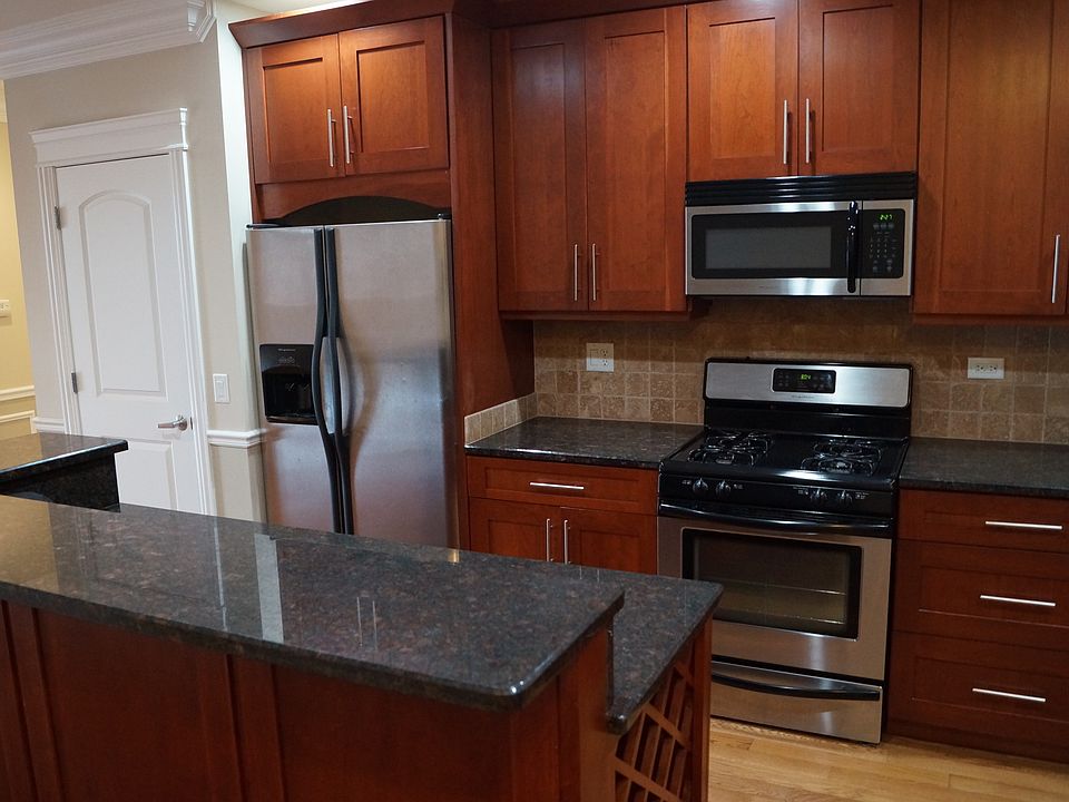 1st image of 2904 W Belmont Ave Unit 401