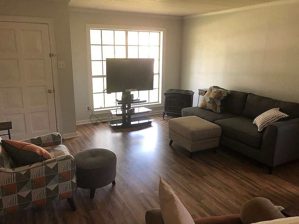 1st image of 206 Spencer Dr