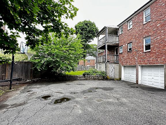 5th image of 27 Heath St #22
