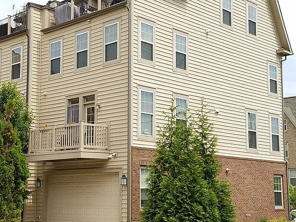 3rd image of 7900 Yellowstone Way