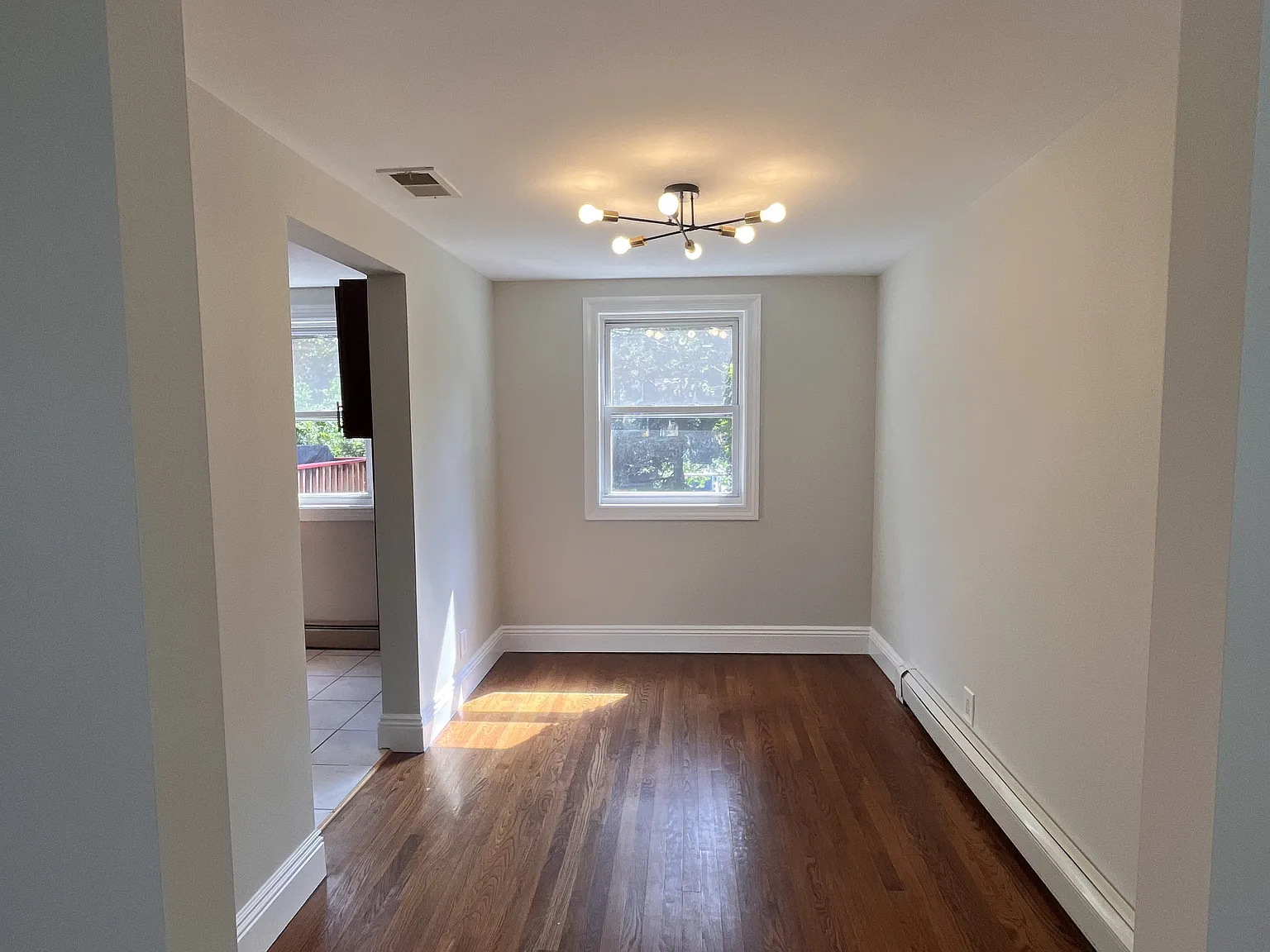 2 bed, 928 sqft, $3,200 — Photo 3