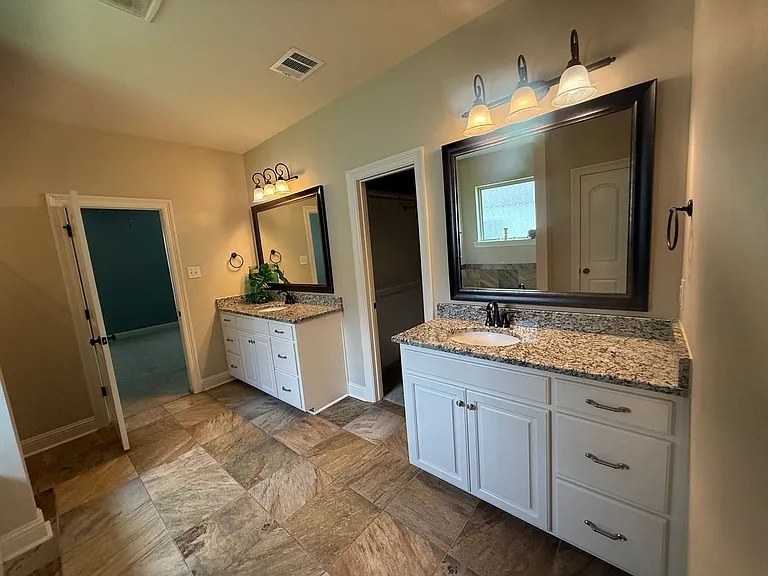 908 Lakehaven Dr — Photo 12