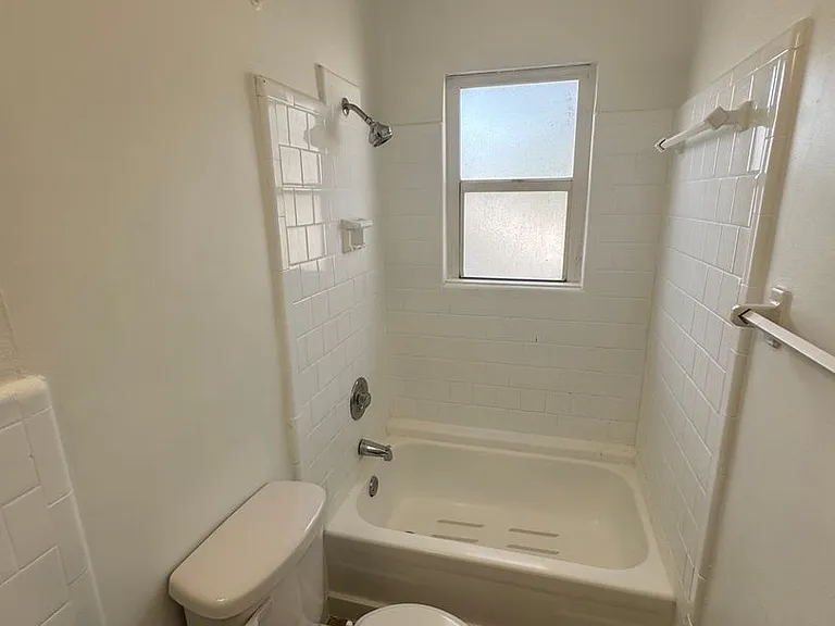 4246&4300 Seagrape Dr #4249-4301 — Photo 13