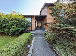 8027 NE 114th St, Kirkland, WA 98034