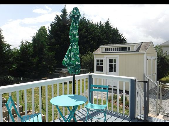 3rd image of 114 Saddleford Dr