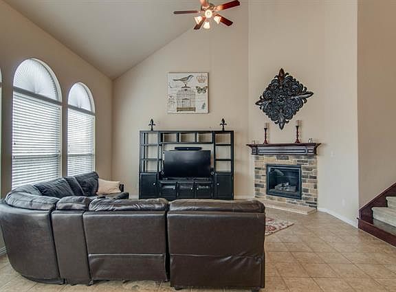 4th image of 600 Knightsbridge Ln