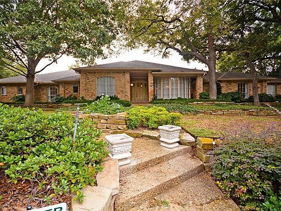 2nd image of 9321 Moss Haven Dr