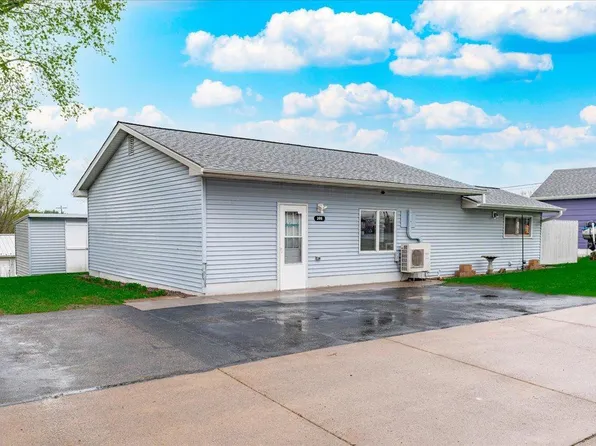 306 W Maple St, Roberts, WI 54023