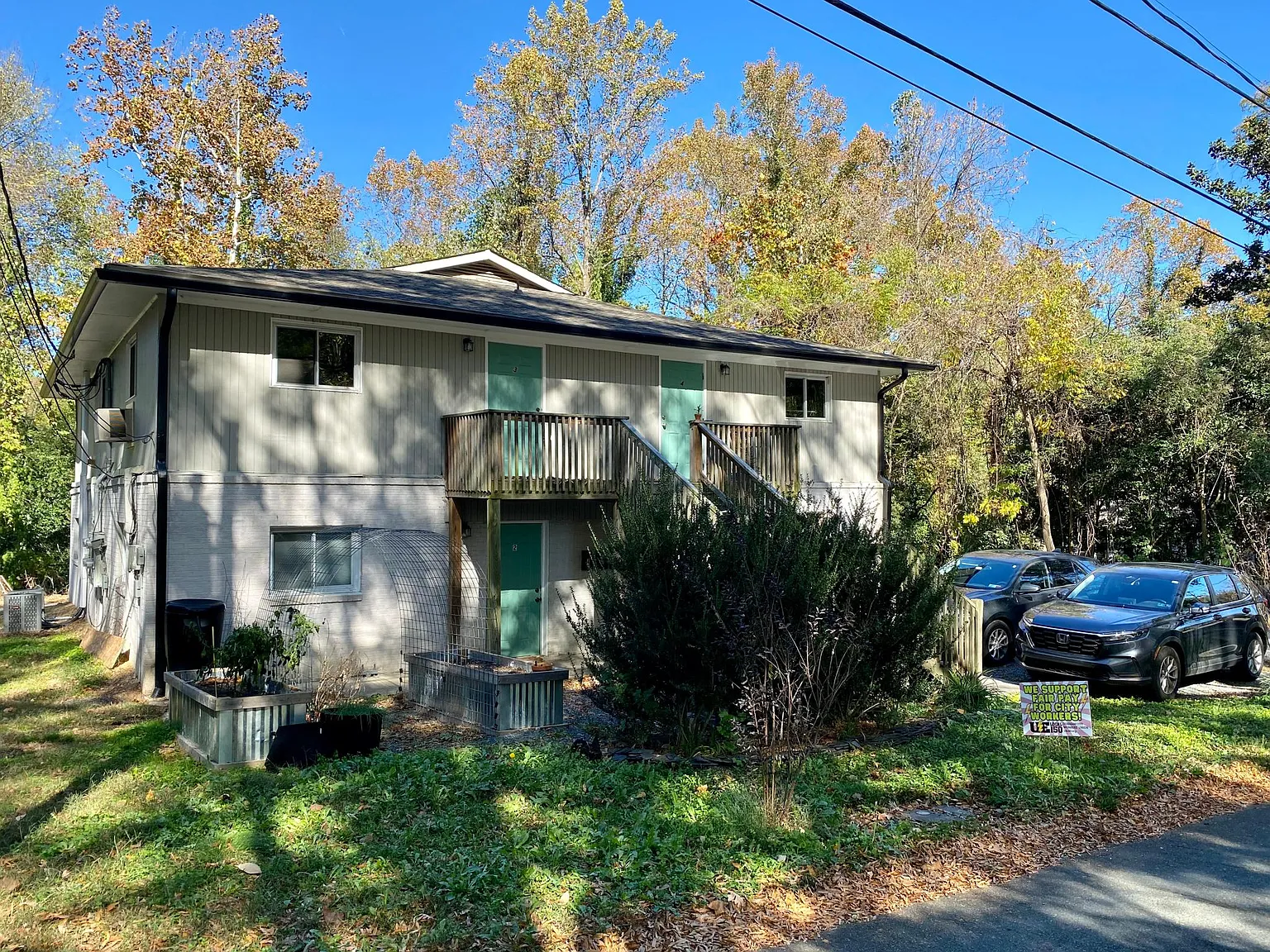 604 W Markham Ave — Photo 1