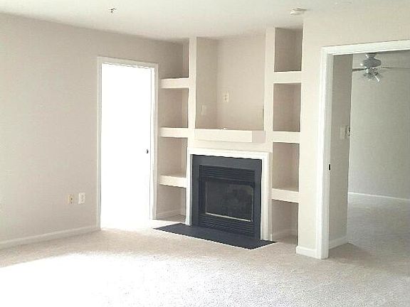 4th image of 2015 Governor Thomas Bladen Way Unit 103