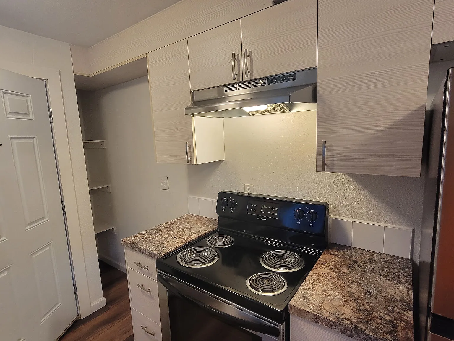 1 bed, 750 sqft, $1,895 — Photo 2