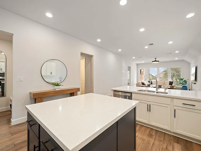 343 Eagle Ford Dr — Photo 10