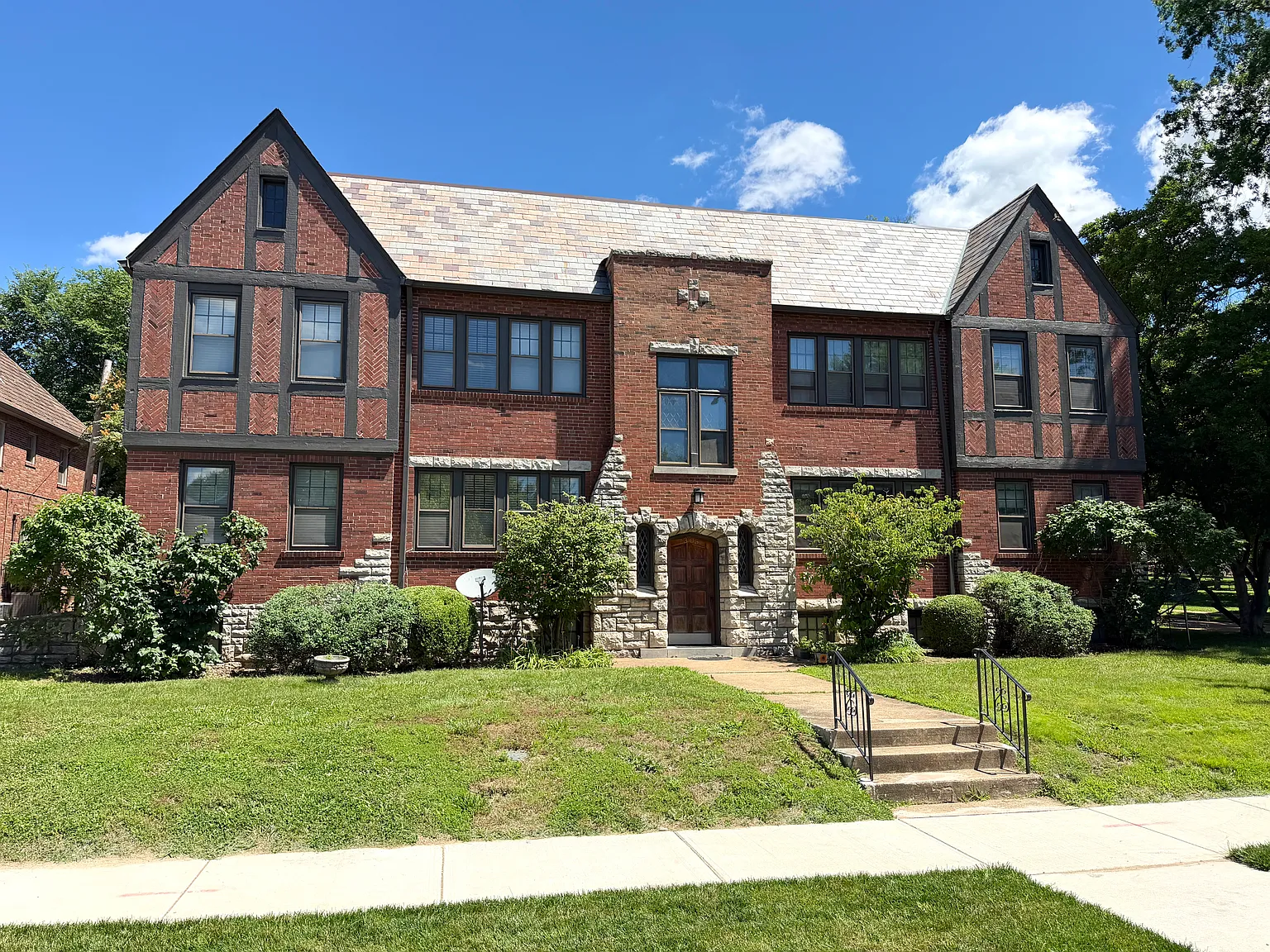 2 bed, 1.5 bath, $1,595 — Photo 1