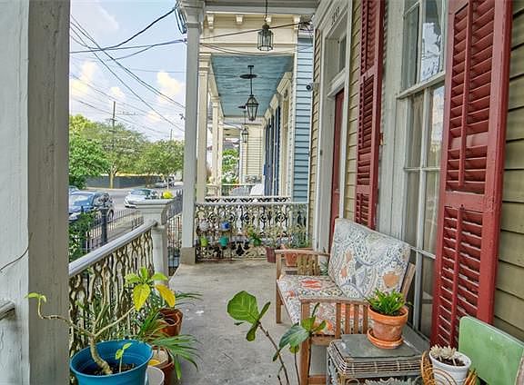 3rd image of 2843 Carondelet St
