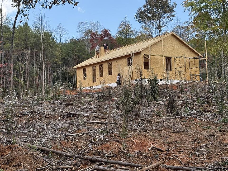 1st image of 227 Pine Ridge Dr