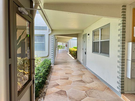 4th image of 750 Monaco Pl #750-P