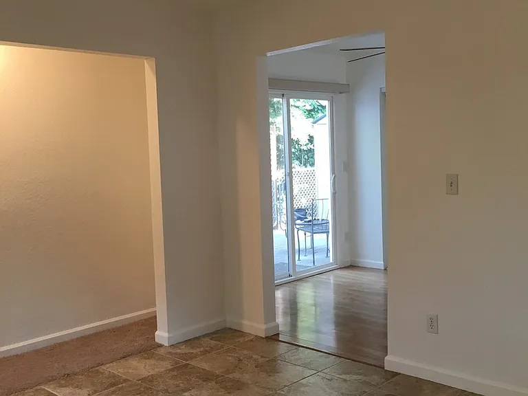 2913 Claudia Ct — Photo 8