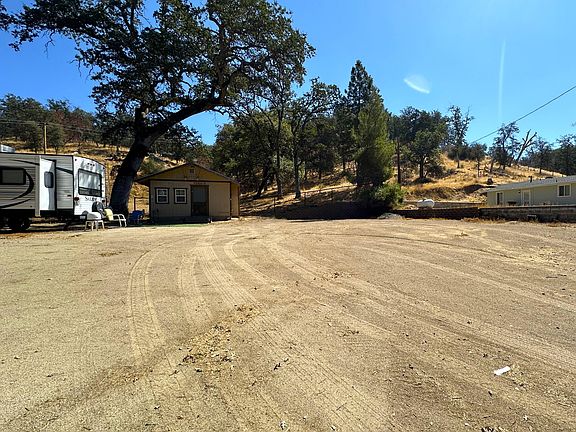 3rd image of 43910b Pine Flat Drive