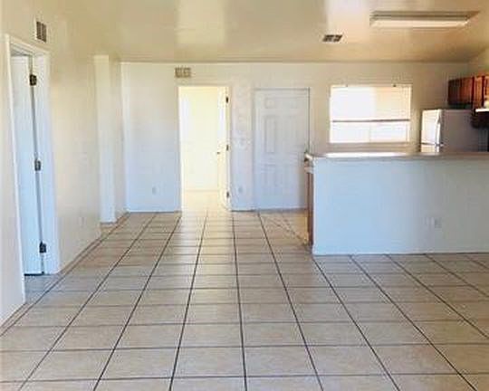 5th image of 1527 Gilbert Ave S #S