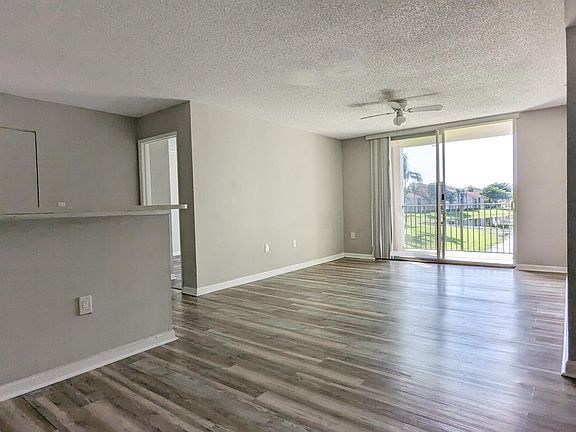 4th image of 7824 Sonoma Springs Circle #208