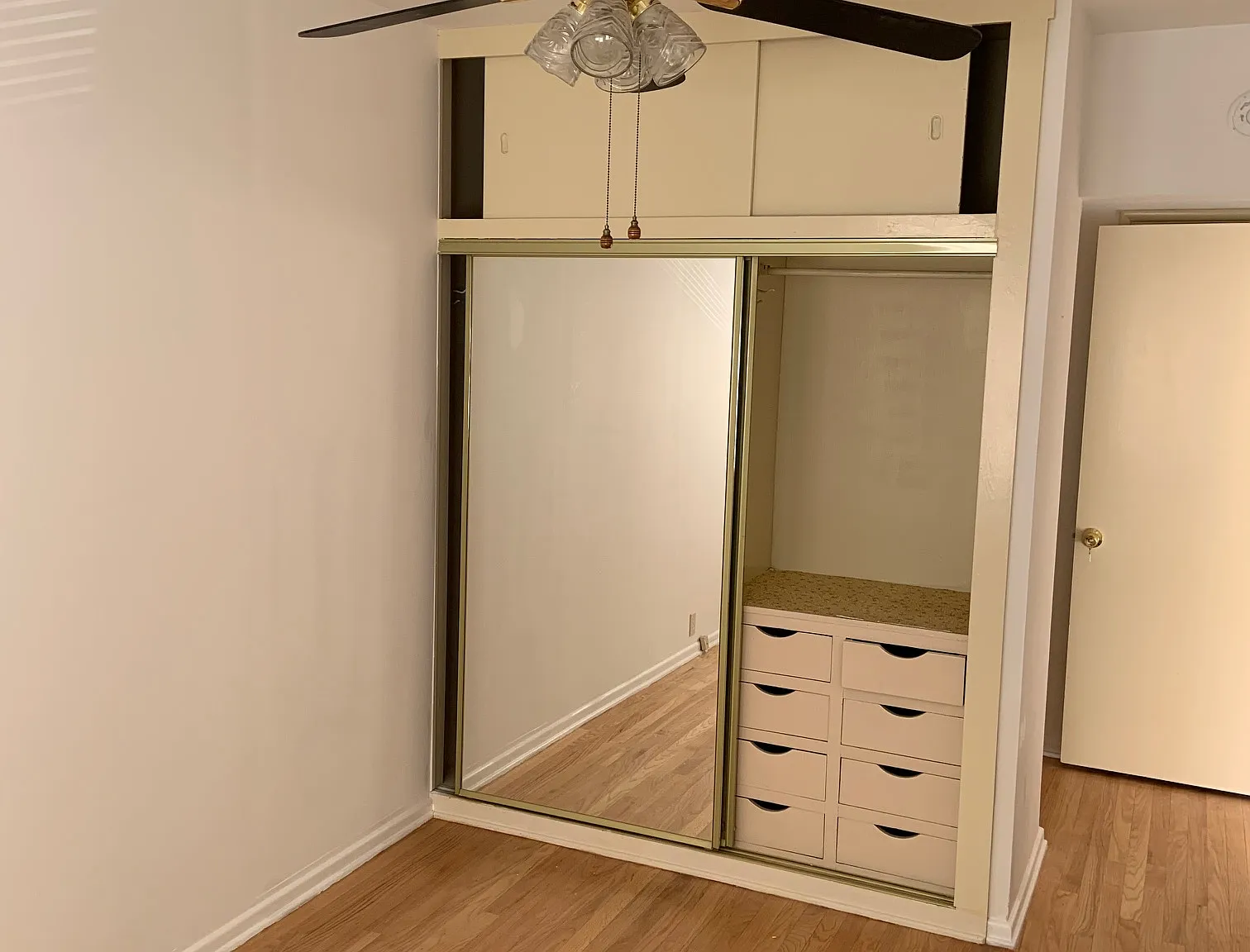 1 bed, 500 sqft, $1,900 — Photo 2