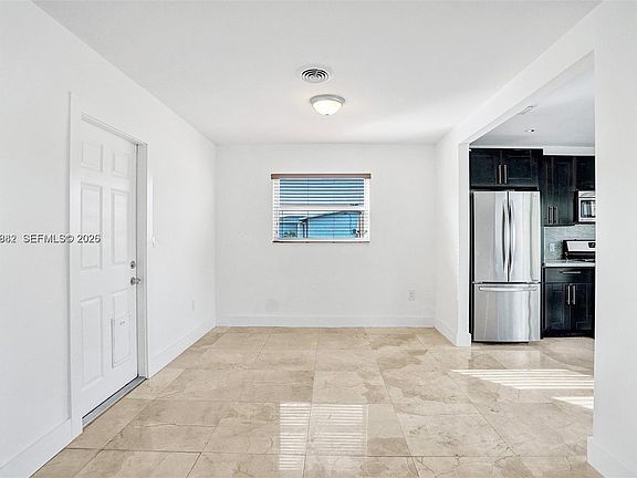 5th image of 4519 W Park Rd