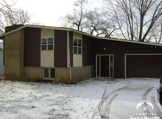 702 Union St, Oskaloosa, KS 66066