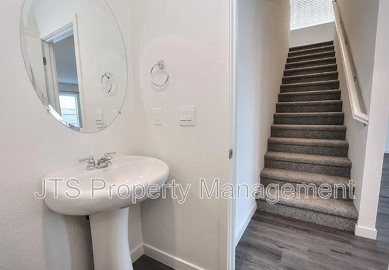 2097 Shady Tree Cir — Photo 21