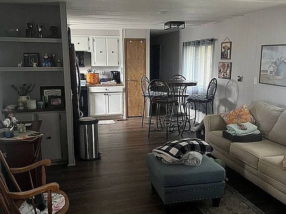2nd image of 43 York St