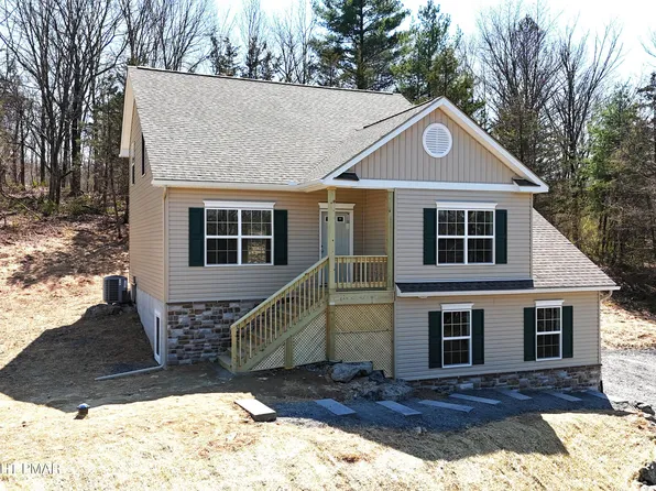 411 Pierce Ln, East Stroudsburg, PA 18301