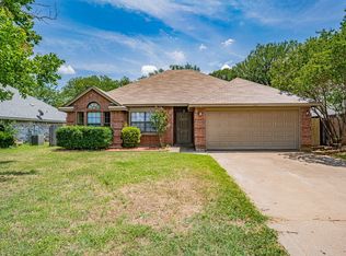 1525 Berry Patch Ln, Granbury, TX 76048