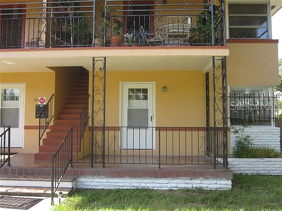 2nd image of 301 11th Ave NE APT 2