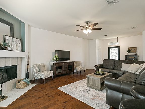 5th image of 1630 Branch Creek Dr