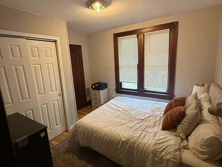 41-43 E Como Ave — Photo 8