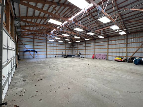 3rd image of 66168 Dolans Ave