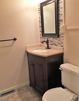 4th image of 710 Franklin St APT A