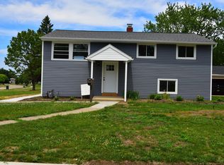 36645 Lakehurst Dr, Eastlake, OH