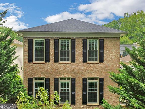 2nd image of 1452 Sylvan Cir