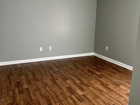 3rd image of 131 Keyport Ct #135