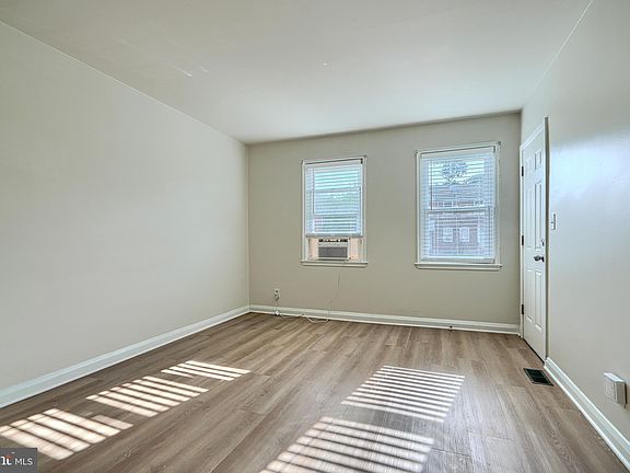 4th image of 2976 Cornwall Rd