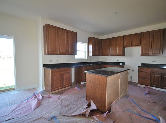 4th image of 16444 Fairfield Dr